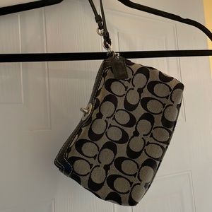 Coach wristlet, black